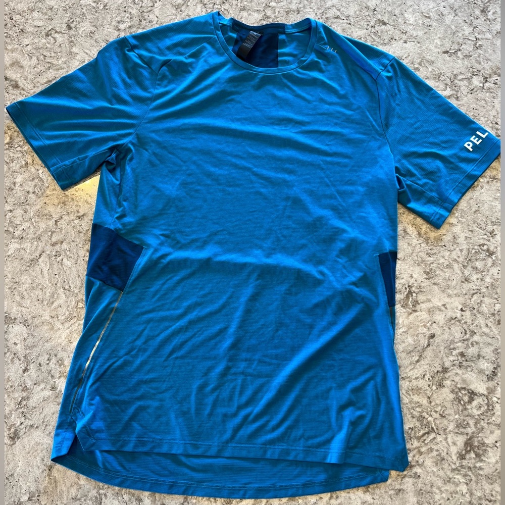 Lululemon Fast and Free shirt